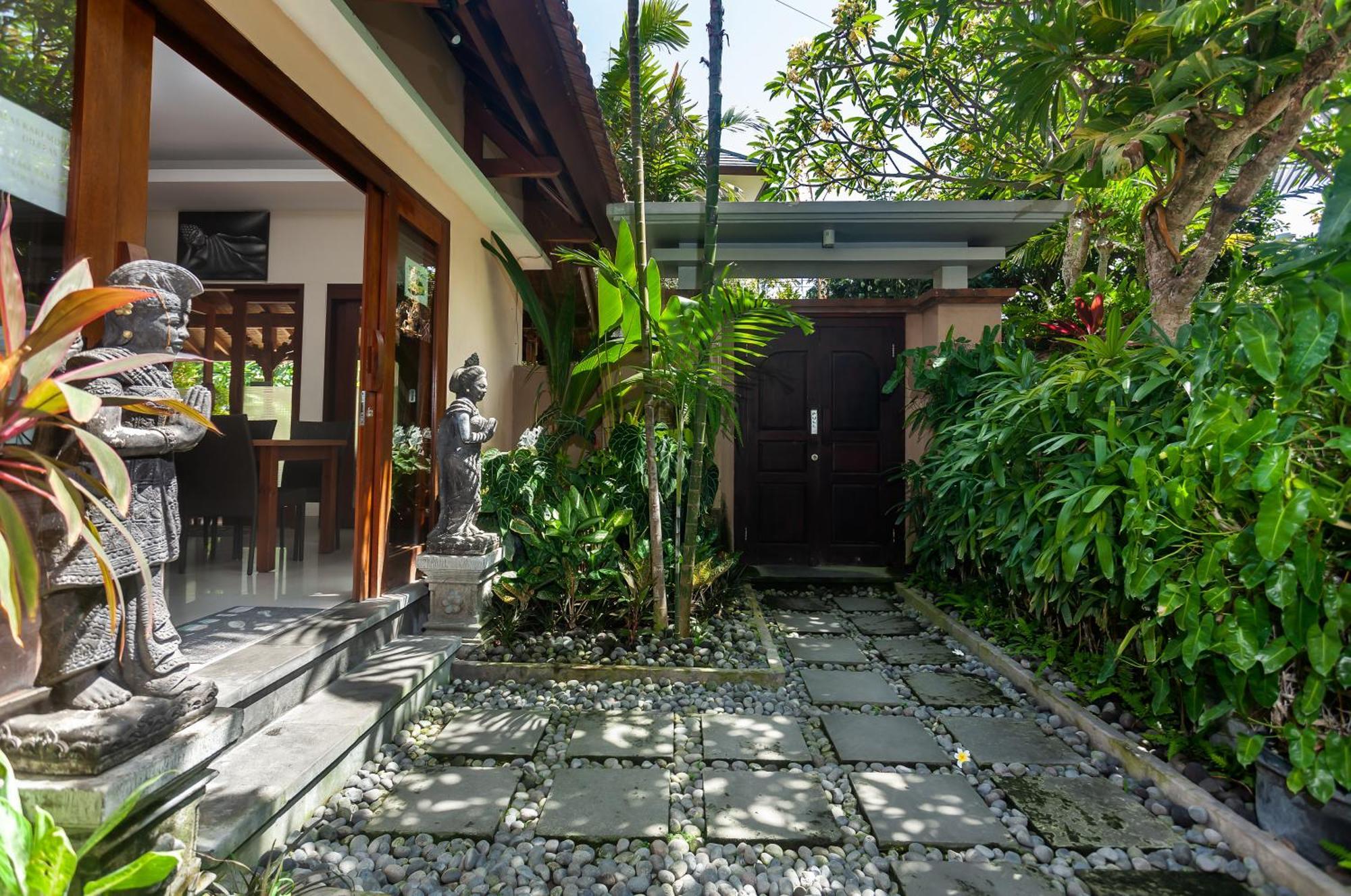Anindya Hotel 3*
